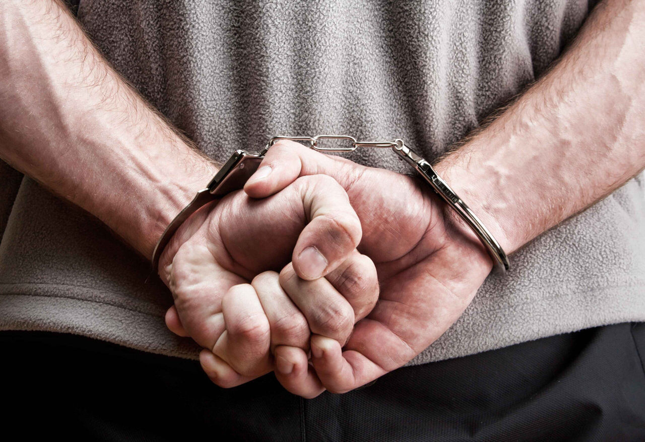 В Кишиневе двое мужчин ограбили прохожего у ЖД-вокзала: их приговорили к 9 и 8 годам тюрьмы.