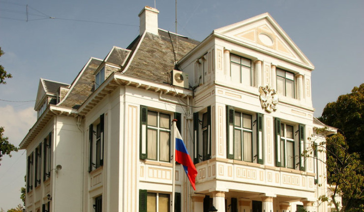 Astăzi, Olanda şi-a cerut scuze de la Rusiapentru reţinerea diplomatului rus Dmitri Borodin la Haga.