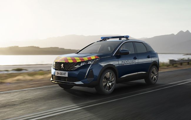 Жандармы Франции будут ездить на гибридных кроссоверах Peugeot.