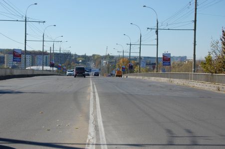 Pe străzile late din Capitală vor apărea benzi de circulaţie suplimentare. Foto: casata.md
