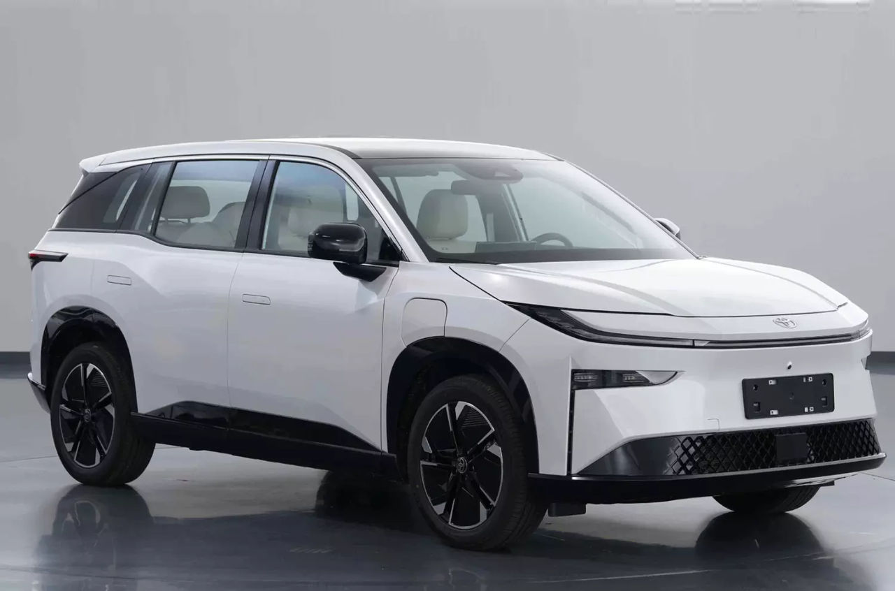 Новый электрокроссовер Toyota за $28 000 рассекретили до презентации.