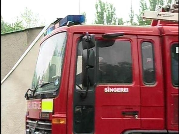 Insa aceste patru autospeciale nu sunt suficiente. La Ialoveni sunt doar 3 autospeciale iar pompierii spun ca ar mai avea nevoie de una.