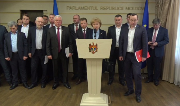 Președintele PSRM a anunțat că va fi solicitată poziția cetățenilor privind acest subiect în cadrul unui referendum. 