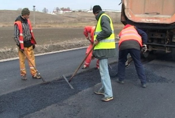 91 de kilometri de drum urmeaza sa fie reparate in urmatoarele luni, anunta ministerul Transporturilor, care a semnat deja contractele cu mai multe companii internationale.