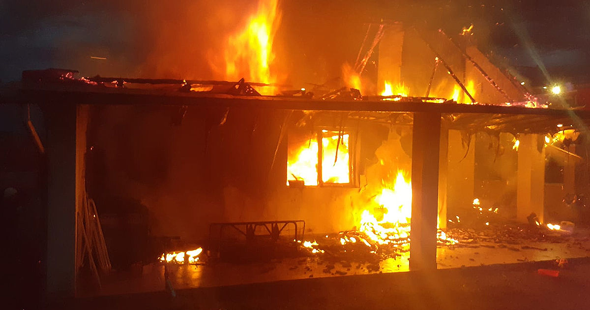 Un incendiu a izbucnit la Soroca: Un bărbat cu arsuri, transportat la spital.