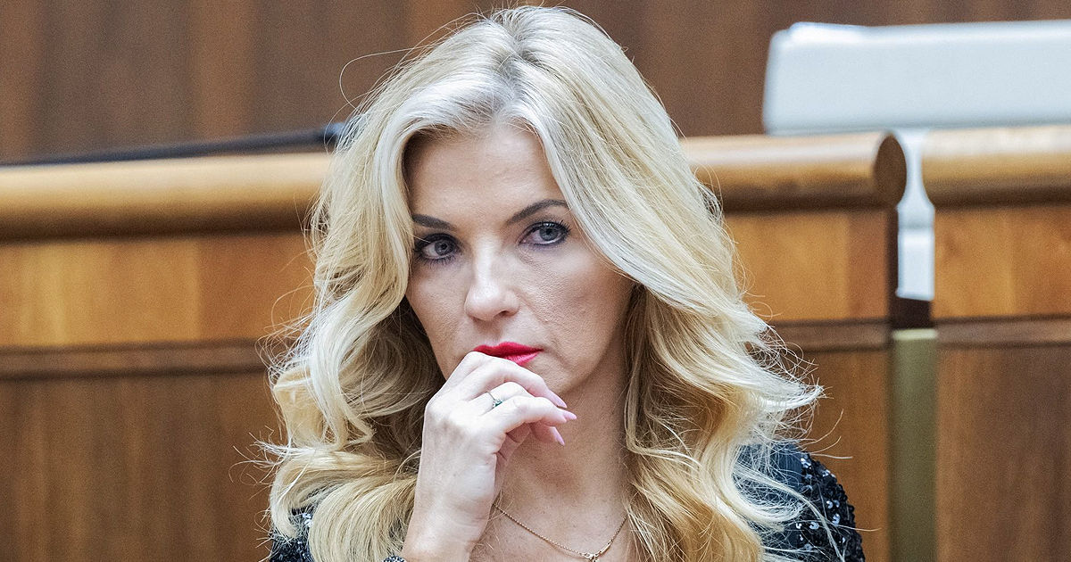 O ministră din Slovacia, implicată într-un scandal din cauza unor bilete de avion de lux spre New York.