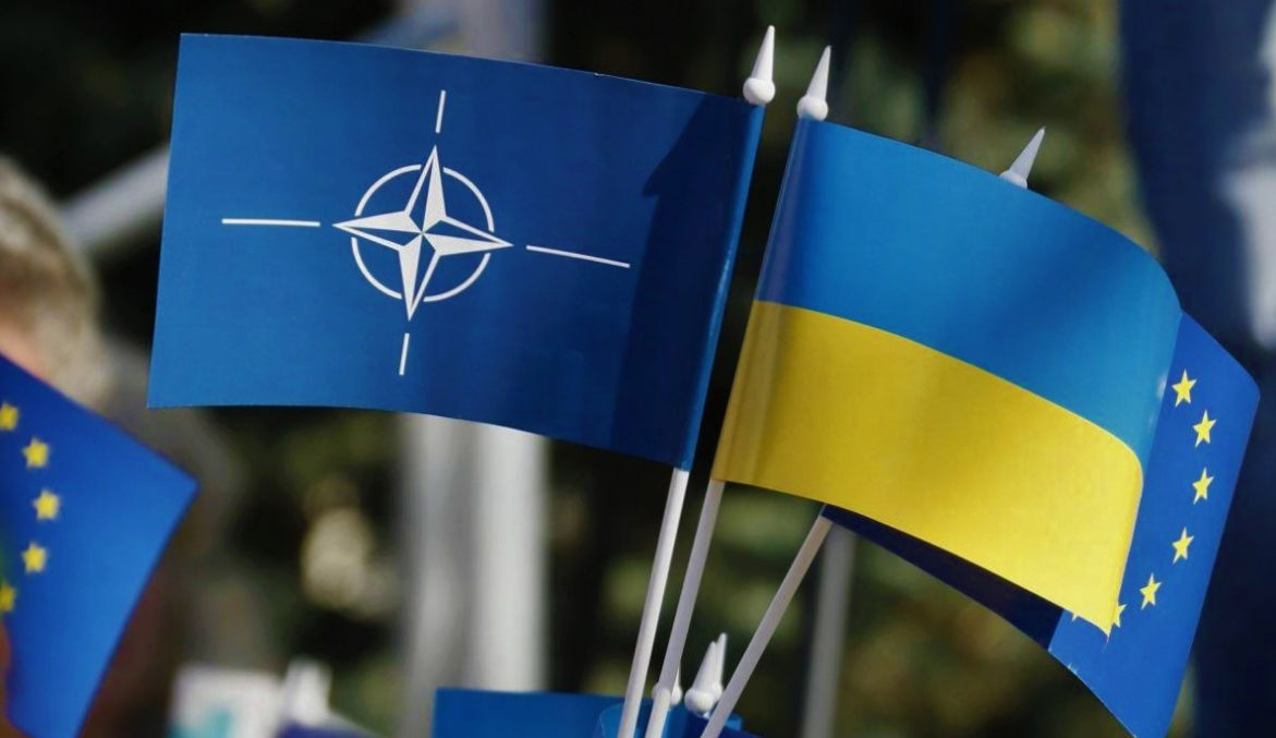 Ucraina solicită de la NATO o invitație de aderare la următoarea reuniune.