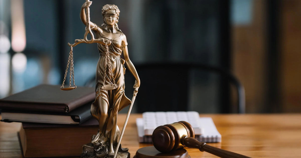 Un avocat ar fi sustras de la client suma de peste 29.000 de lei: Riscă până la cinci ani de închisoare.