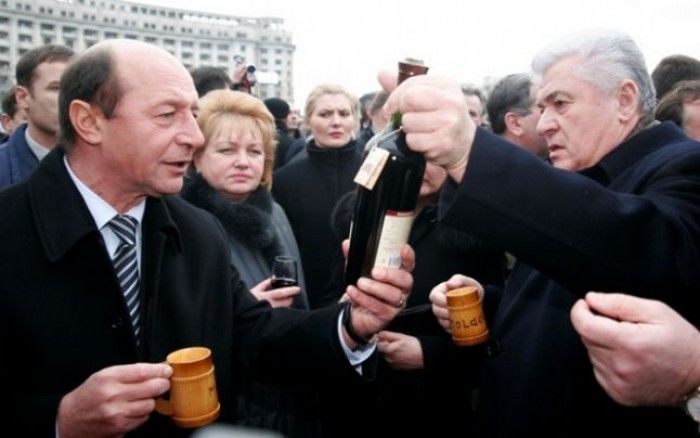 Voronin, despre sticlele cu vin oferite lui Băsescu în 2005. Foto: adevarul.ro 