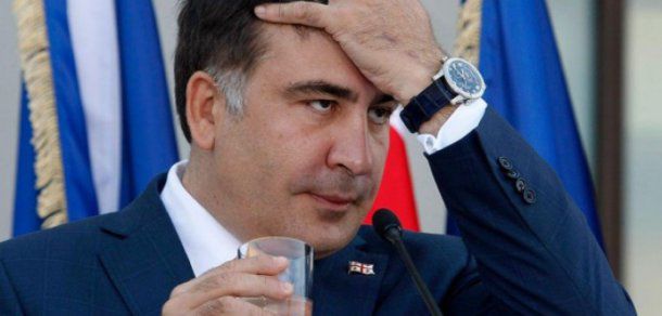 Saakaşvili, stropit cu apă de Avakov, în Rada reformelor. Foto: dumskaya.net