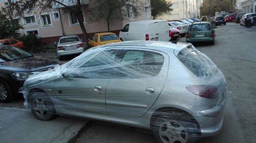 Cum şi-a găsit un şofer maşina, după ce a parcat neregulamentar. 