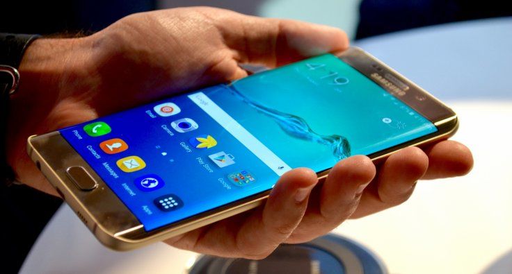 Telefonul tău mobil poate face mai multe lucruri decât observi la prima vedere. Foto: ibtimes.co.uk
