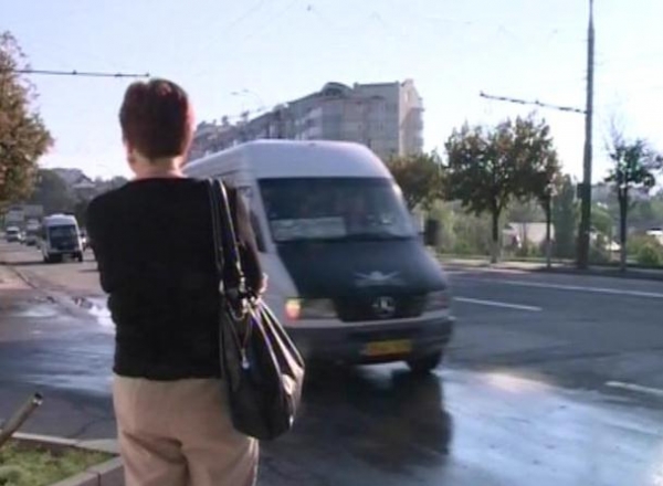 Firma consilierului liberal Iurie Topala vrea sa preia controlul asupra Parcului Urban de Autobuze.