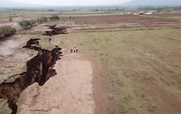 В Африке появилась огромная трещина.
