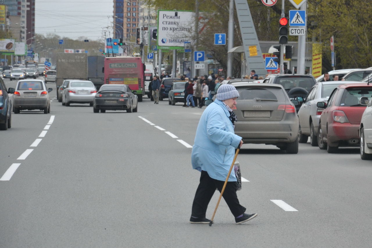 Легковушка сбила пожилую женщину на Ботанике.