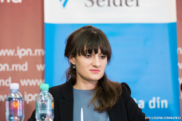 По мнению Андронаке молдавская молодёжь не пассивна, а разочарована и не слишком информирована.