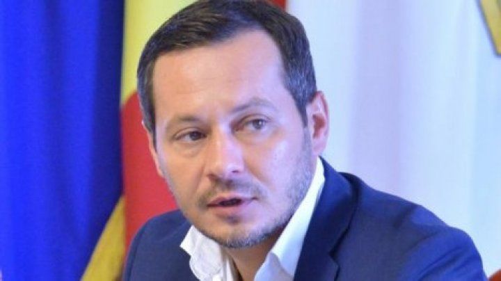 Кодряну обвиняет муниципальные власти в том, что он не смог зарегистрироваться.