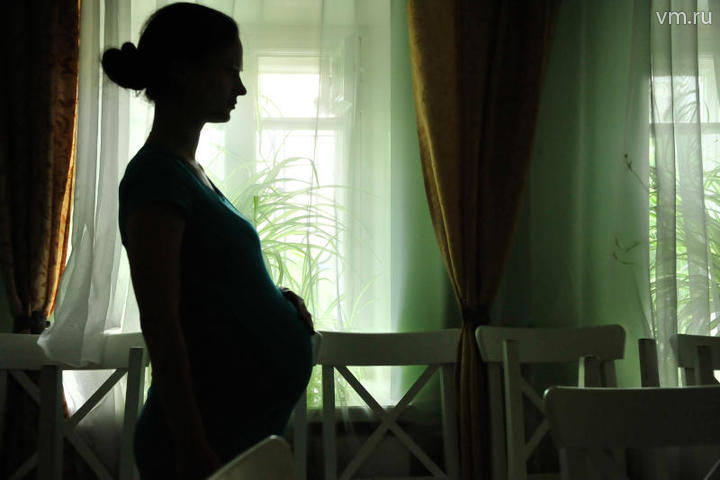 Родившую дома мать приговорили к тюремному сроку за оставление ребенка в опасности.