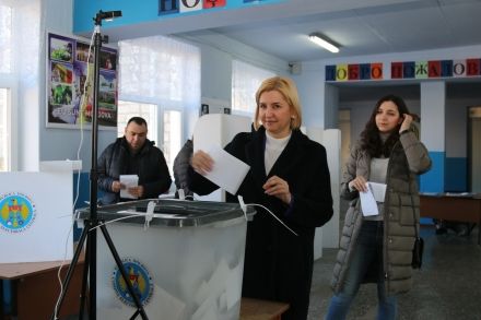 Сегодня в Молдове проходят парламентские выборы. 