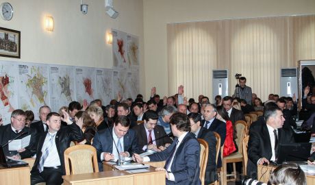 Un nou scandal cu îmbrânceli la Consiliul Municipal Chişinău. Foto: jurnal.md