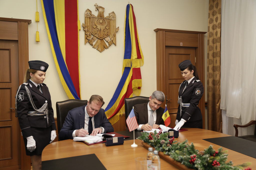 Ministerul Afacerilor Interne a semnat un contract cu compania Motorola. 