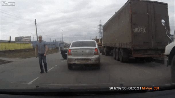 E mai bine să fii calm la volan, indiferent de ce ţi-a făcut celălalt.