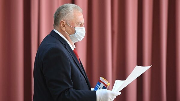 Жириновский считает, что выборы нужно проводить весной и в течение недели.
