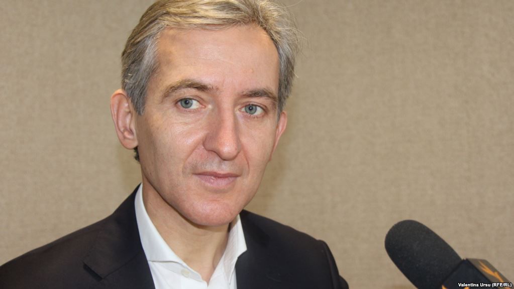 Мы надеемся, что деньги, выведенные за пределы страны, удастся вернуть. 