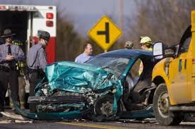 Numărul de morţi rezultaţi în urma accidentelor rutiere a scăzut cu o treime, în ultimii trei ani. Foto: eveningsun.com
