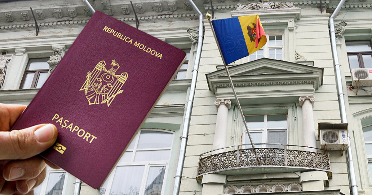 Молдаване, желающие вернуться домой, штурмуют консульство РМ в Москве. Коллаж: Point.md