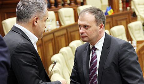 Владимир Плахотнюк хочет, чтобы следующим примаром Кишинева стал его фин Андриан Канду.
