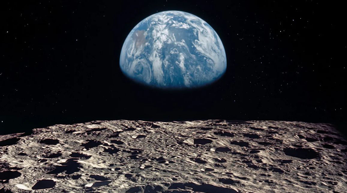 NASA показало фотографии Луны, сделанные с максимально близкого расстояния.