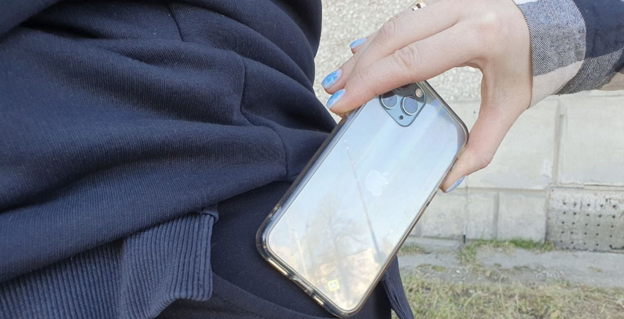 O tânără, condamnată la 9 ani și jumătate de închisoare: A furat două telefoane în Capitală.