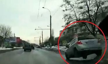 Greșeala unui șofer a provocat un val de zâmbete în rândul internauților.