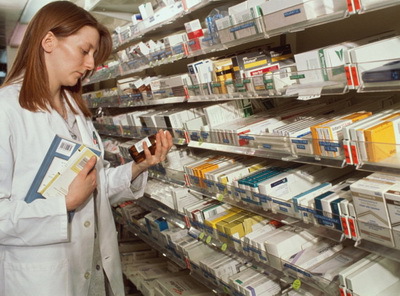 Lipsa genericelor de la rafturi, adaosuri comerciale astronomice sau recomandări făcute pacienților doar cu scopul unui profit mai mare.