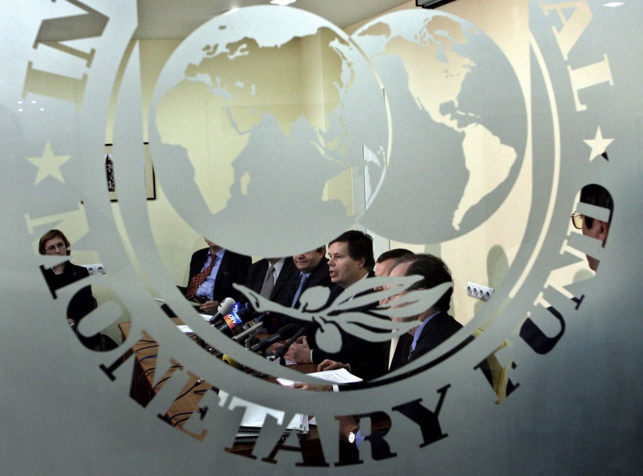 Переговоры по новой программе МВФ продлены на неделю.