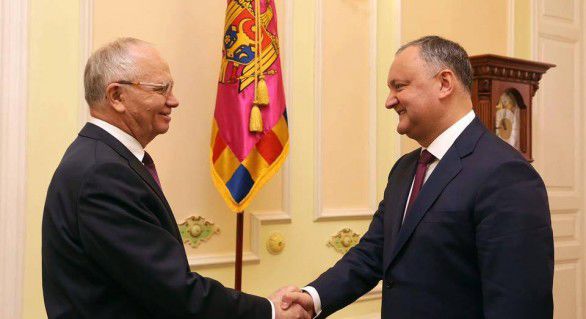 După vizita efectuată la Bruxelles, astăzi preşedintele Igor Dodon a avut o întrevedere cu Ambasador Extraordinar şi Plenipotenţiar al Federaţiei Ruse în Republica Moldova, Farit Mukhametshin.
