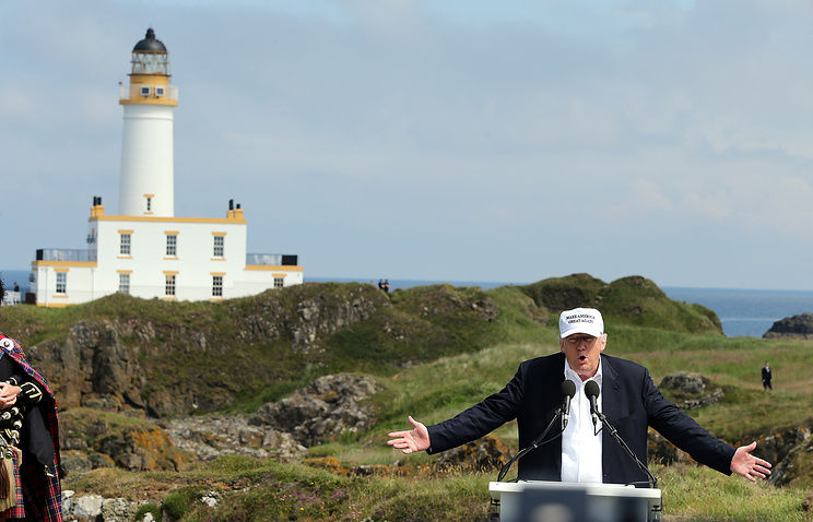 "Я бы просто-напросто не пускал беженцев в Европу, - сообщил Трамп.