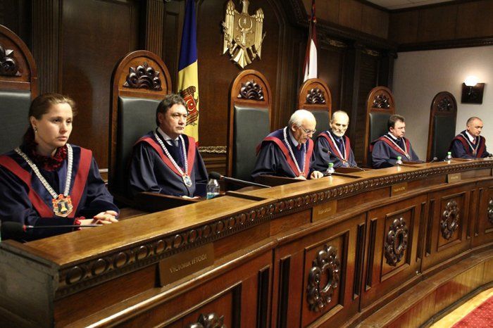 Ответ Конституционного Суда продублировал официальную позицию властей по этому вопросу.
