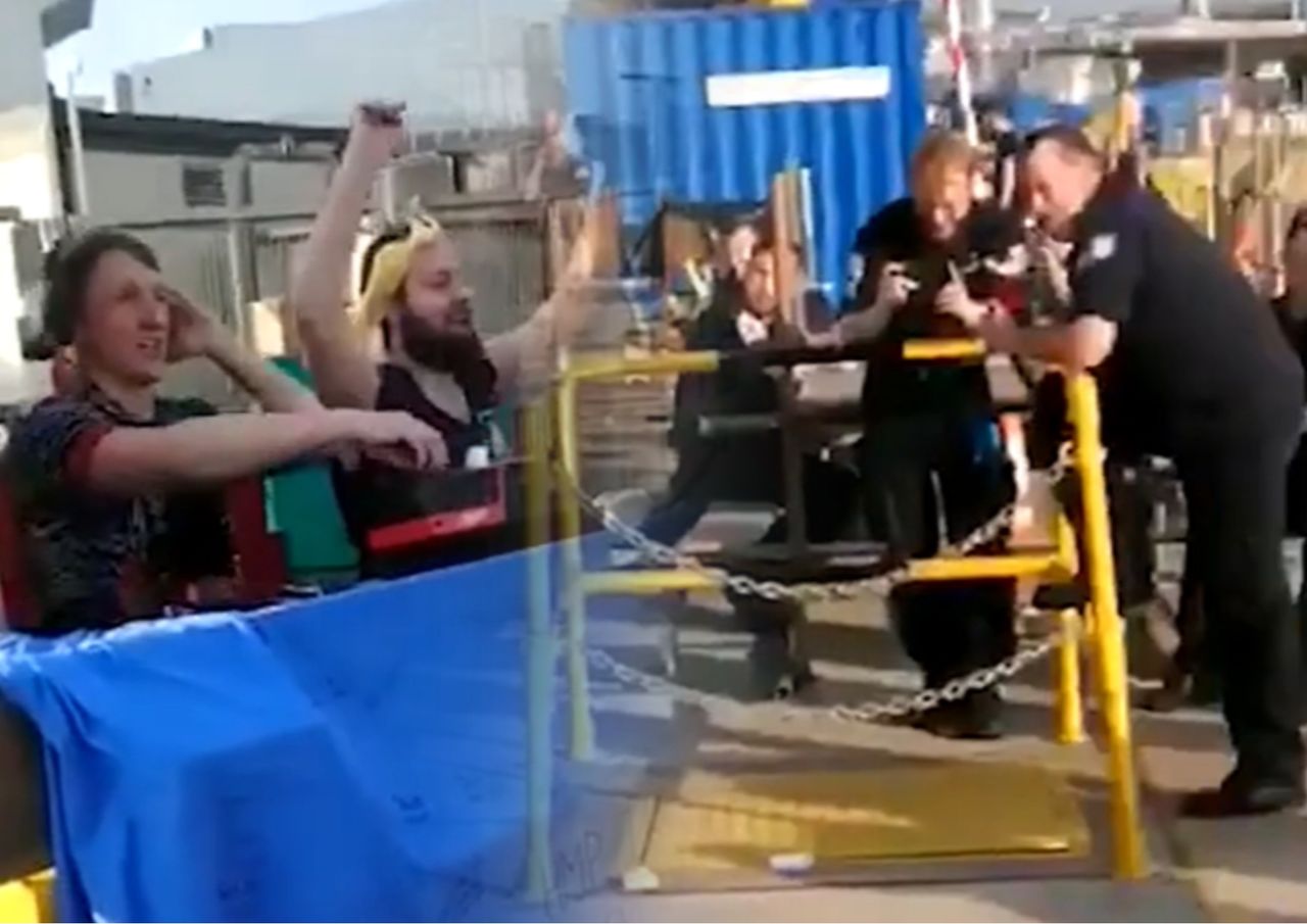 В Британии уволили командира подлодки после вечеринки во время карантина.