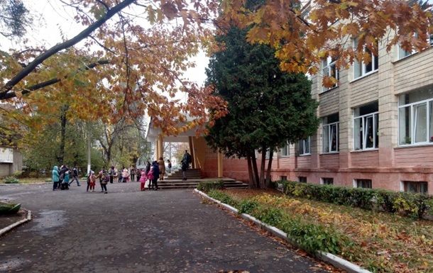 В школе Ровно ученик распылил слезоточивый газ.