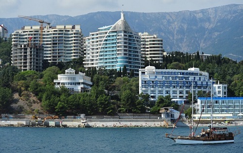 По информации крымских риелторов, к концу прошлой недели спрос на рынке продаж недвижимости Крыма начал резко увеличиваться.
