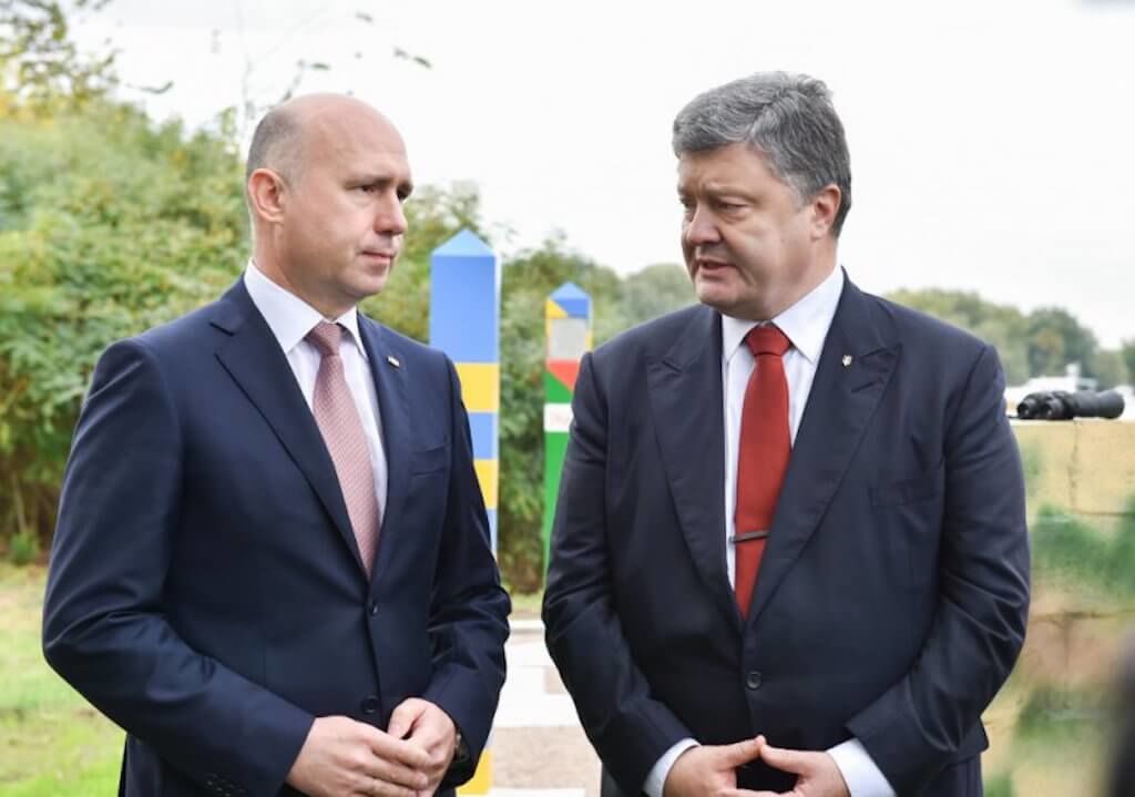 Премьер-министр Молдовы Павел Филип и президент Украины Петр Порошенко.