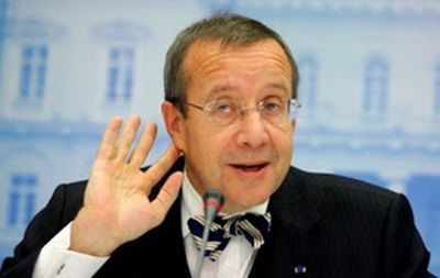 Полномочия нынешнего президента Томаса Хендрика Ильвеса истекают в октябре текущего года.