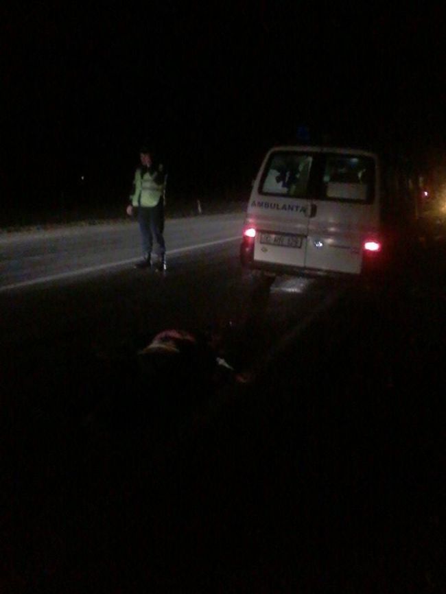 Un barbat, lovit de o masina mortal chiar pe trecerea de pietoni. Foto: protv.md