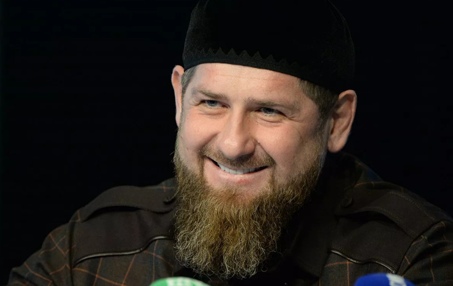 Кадырова рассмешили обвинения ЕС в публикации фейков о коронавирусе.