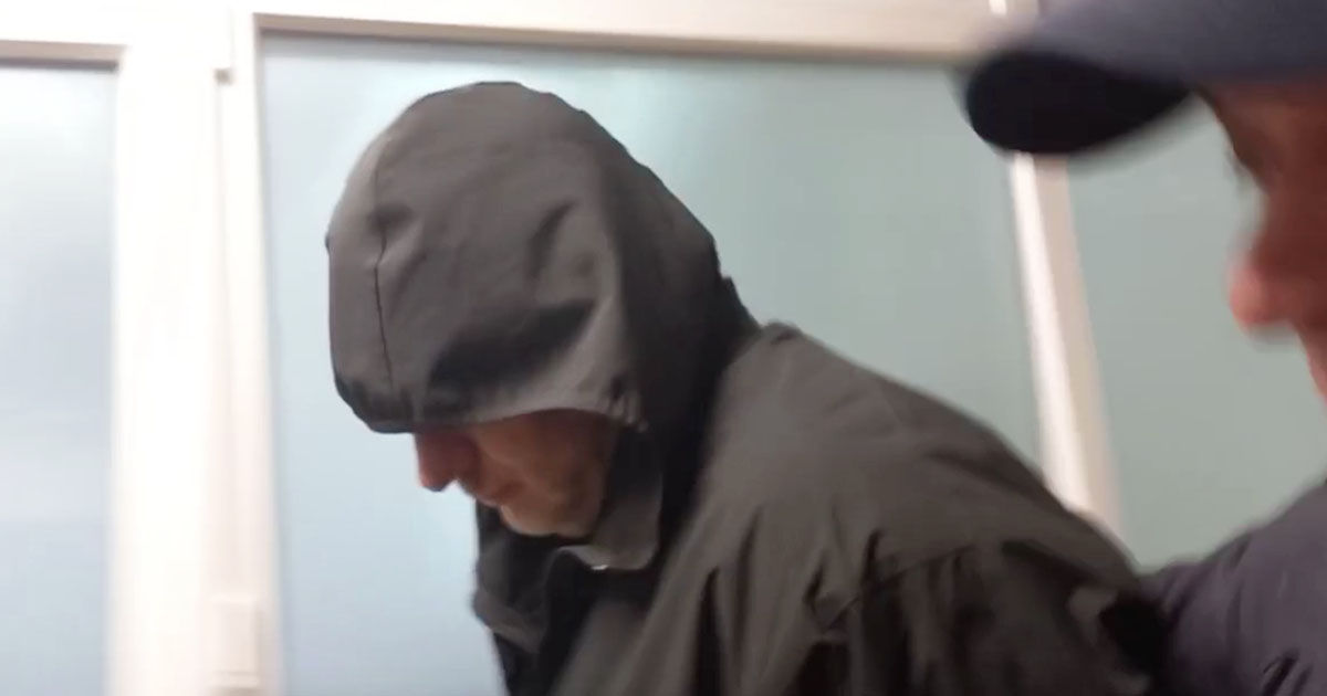 Bărbatul suspectat de contrabandă cu arme, plasat în arest preventiv pentru 30 de zile.