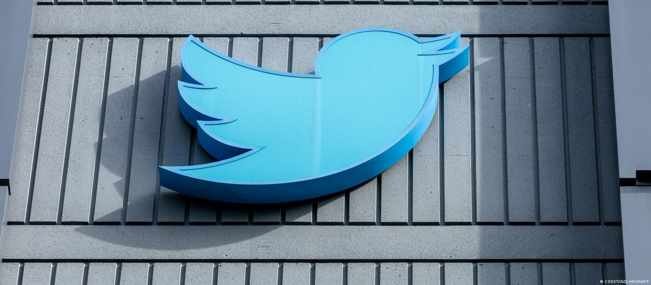 Twitter снял ограничения с аккаунтов российских властей.
