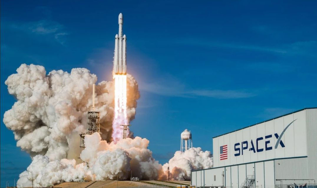 SpaceX вывела на орбиту еще 54 спутника Starlink.