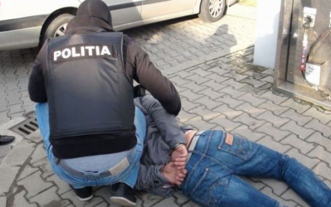 Un bărbat susține că a fost bătut de polițiști și apoi amendat